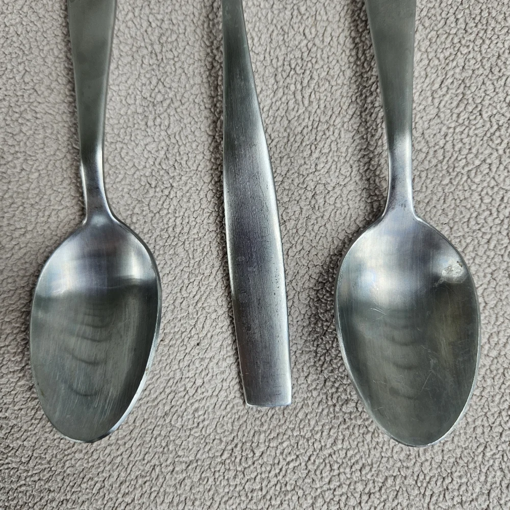Oneida Stainless Soup Spoon Lot of 8 Cannon? 7 2/16